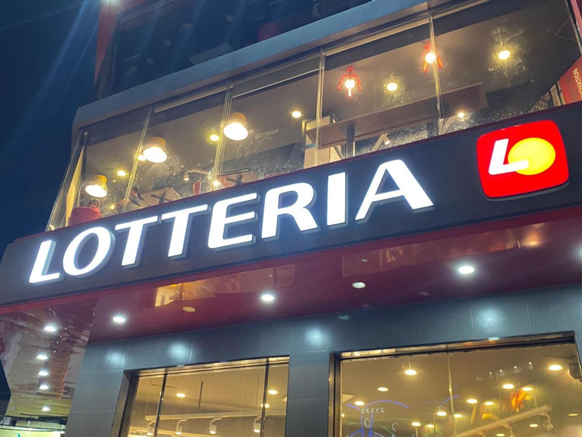 Hotel Lotus Universe